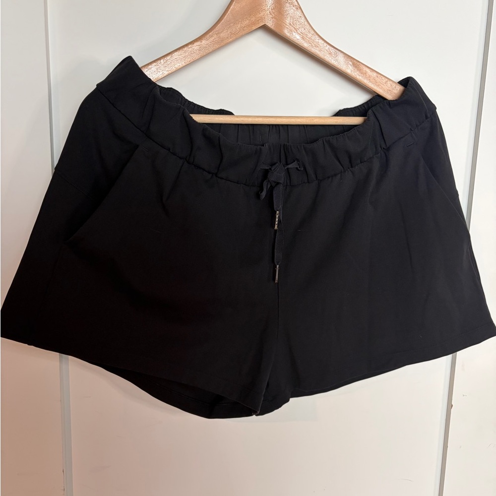 lululemon athletica Black Athletic Drawstring Shorts sz 12